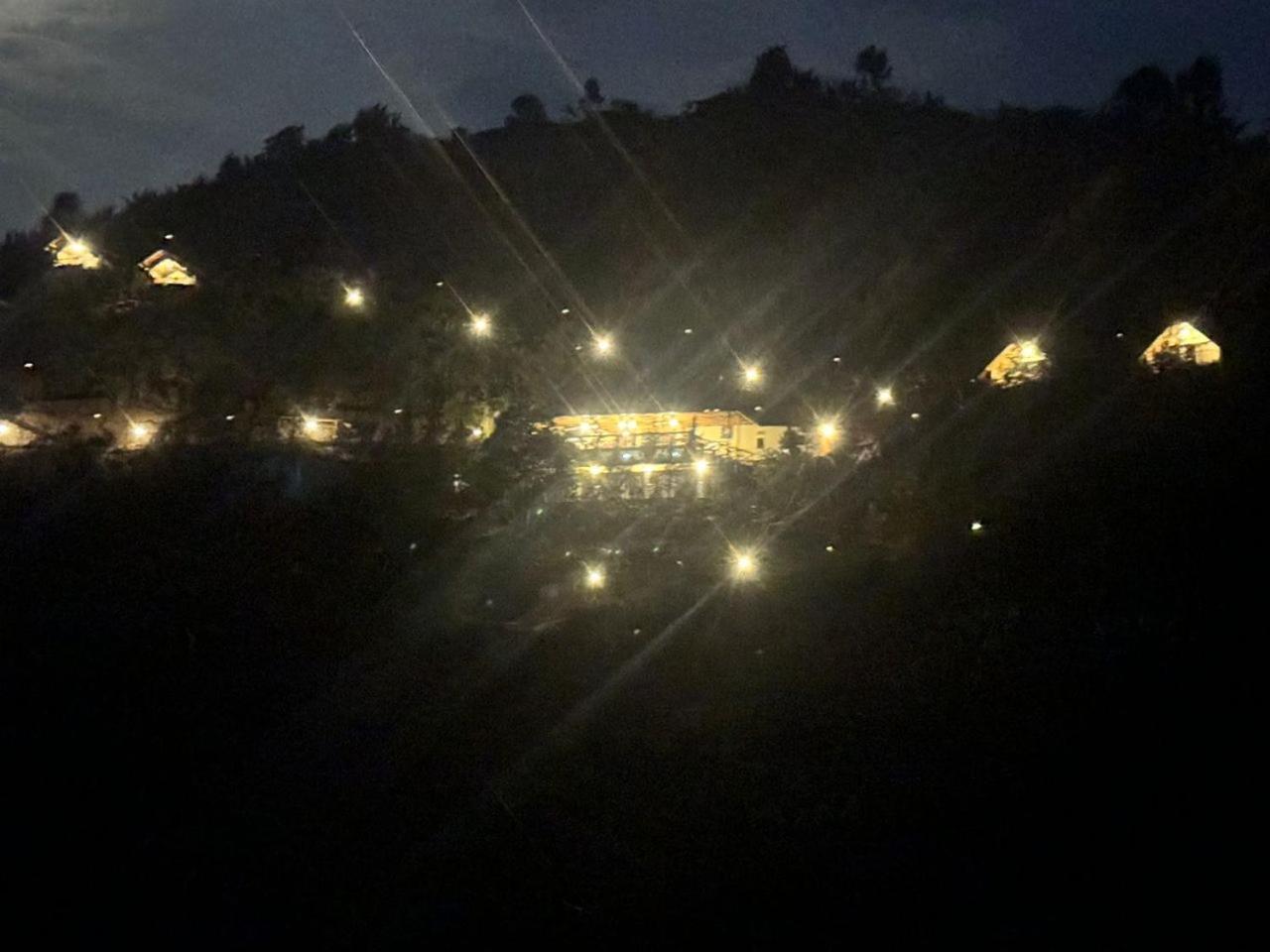 My Hill Eco Lodge Рухенгери Екстериор снимка